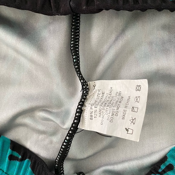 Teal Green Graphic Print (Fantasy Motif) Leggings - Picture 5 of 5